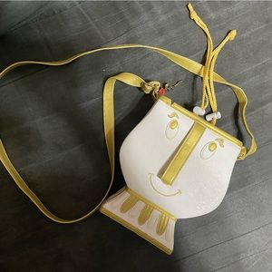 Beauty and the Beast, Chip purse